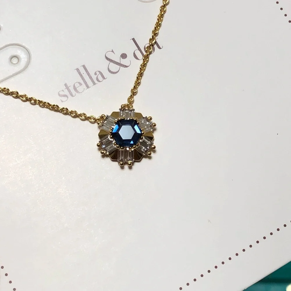 Stella and Dot The Heirloom Necklace